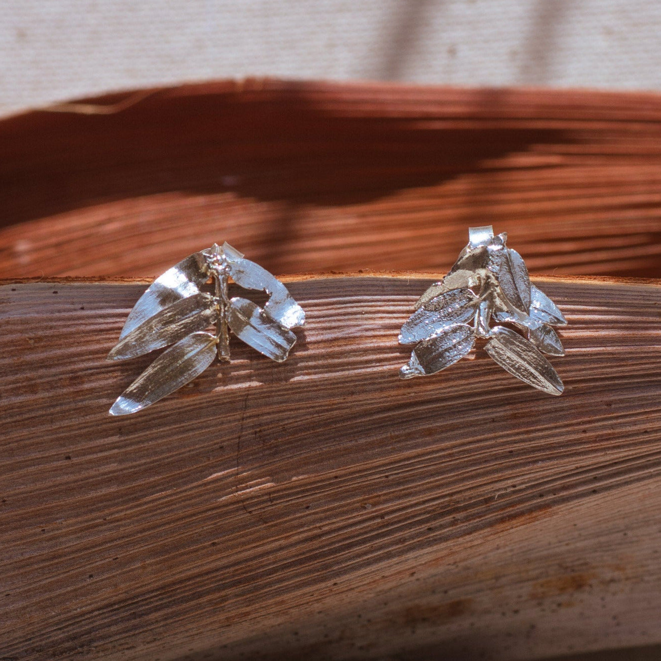 Aretes Topo Mini Hoja Romeron Plata Ecológica