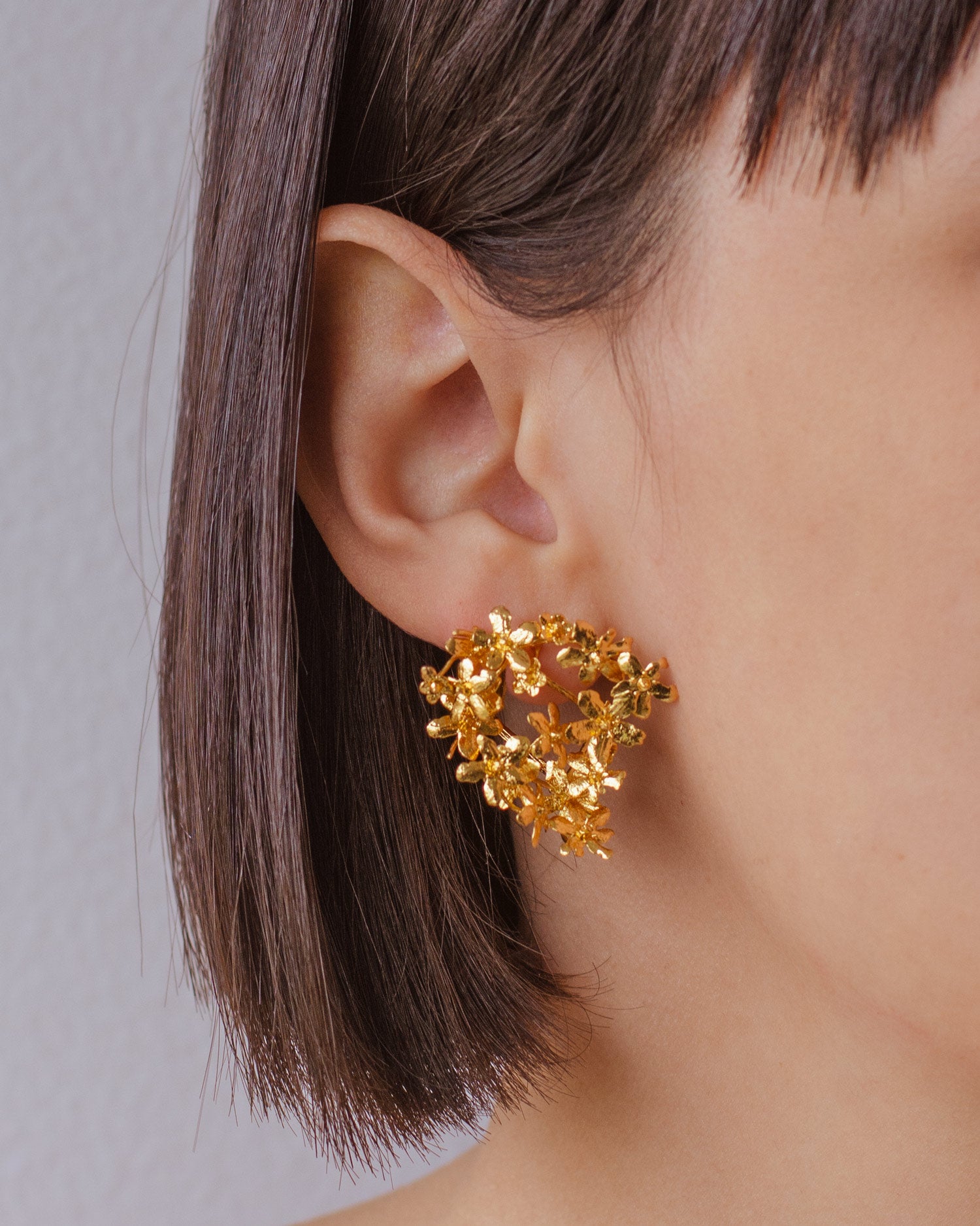 Aretes Ramita Mini Flor Sauco Mediana