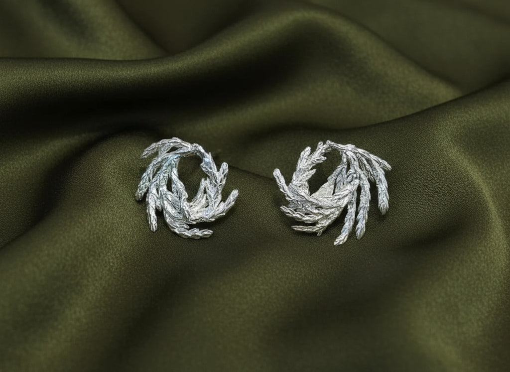 Aretes Topo Hoja Pino Espiral Plata Ecológica