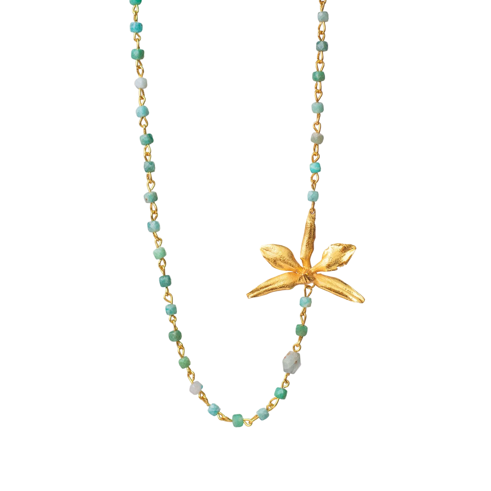 Collar dorado con dije de orquídea Prosthechea fragrans real texturizada y una piedra natural de cuarzo color aguamarina azul claro.