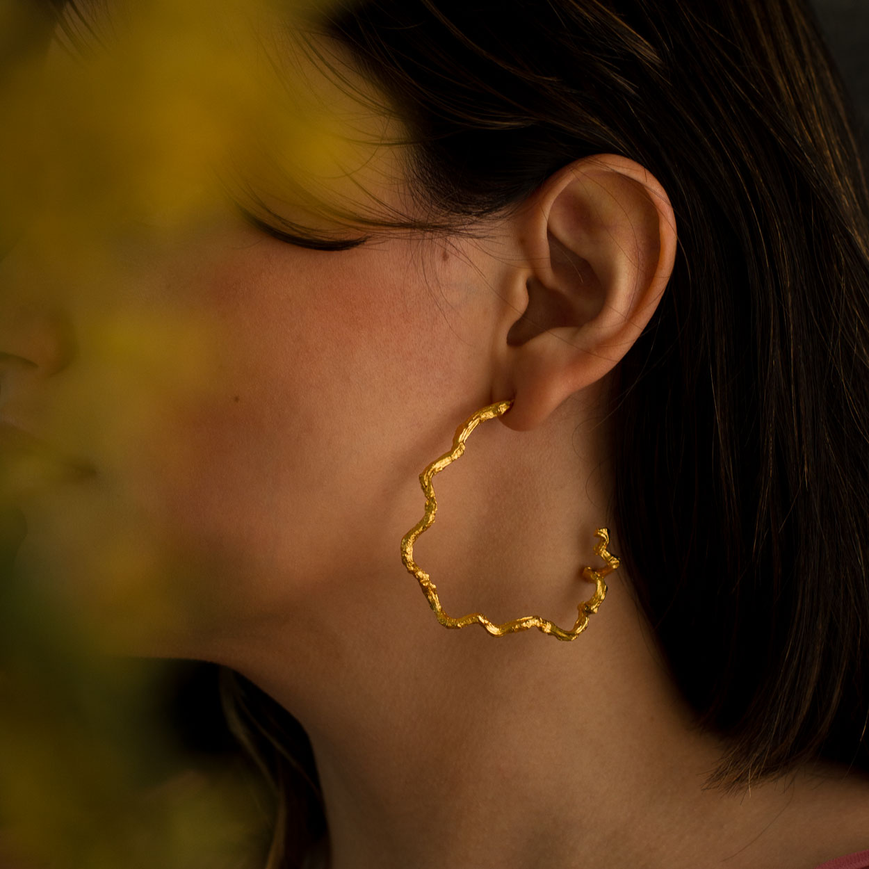 Aretes Candongas Arracadas Aros en ramita de palma natural inmortalizada en bronce bañado en oro de 24k