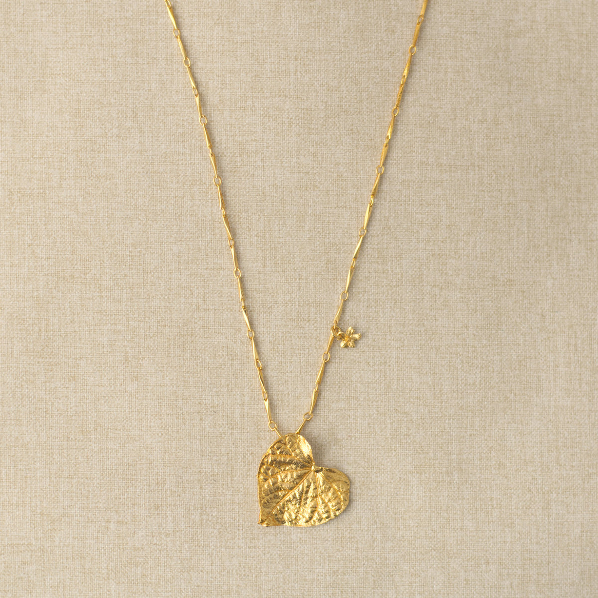 Collar Hoja Corazon