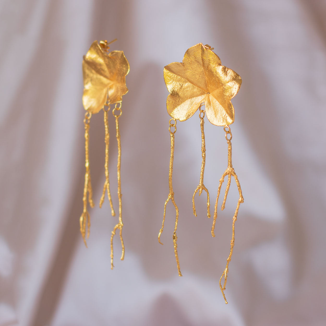 Aretes Largos Hoja Hiedra & Ramitas de Pino