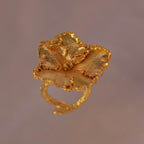 Anillo Flor Ornamental en bronce bañado en oro de 24k, diseño exclusivo
