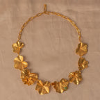 Collar Statement Hojas de Hiedra y Hortensia con Esmeralda
