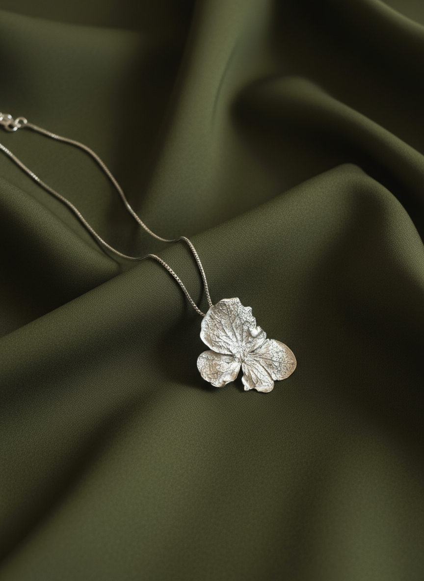 Collar Flor Hortensia Plata Ecológica