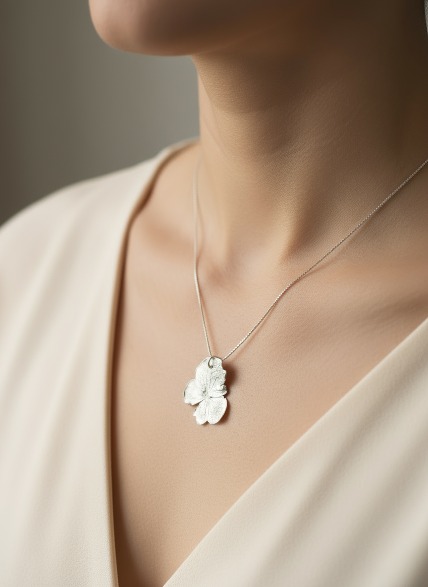 Collar Flor Hortensia Plata Ecológica