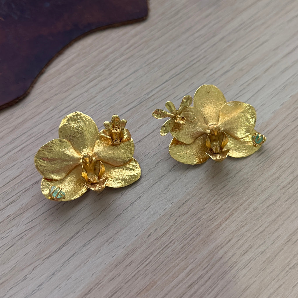 ARETES STATEMENT ORQUIDEA PHALAENOPSIS MAXILARIA PROSTHECHEA SCEPTRA ESMERALDA