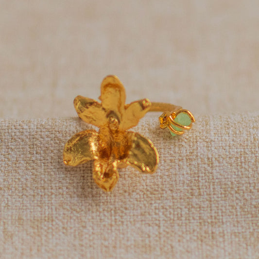 Joya botánica hecha a mano con flor real de orquídea Maxilaria