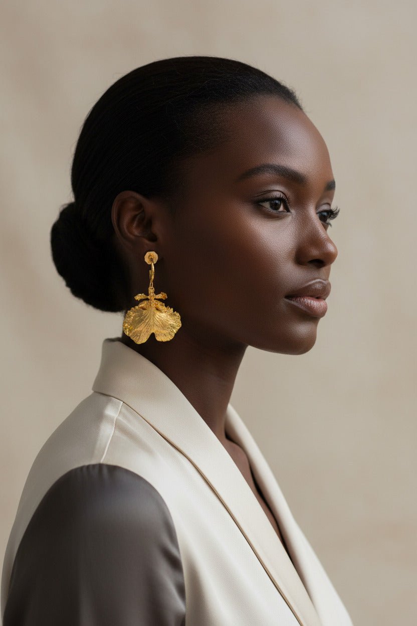 Aretes Candonga Orquidea Dama Danzante Esmeralda - Joyería Botánica | Liz de la Cruz