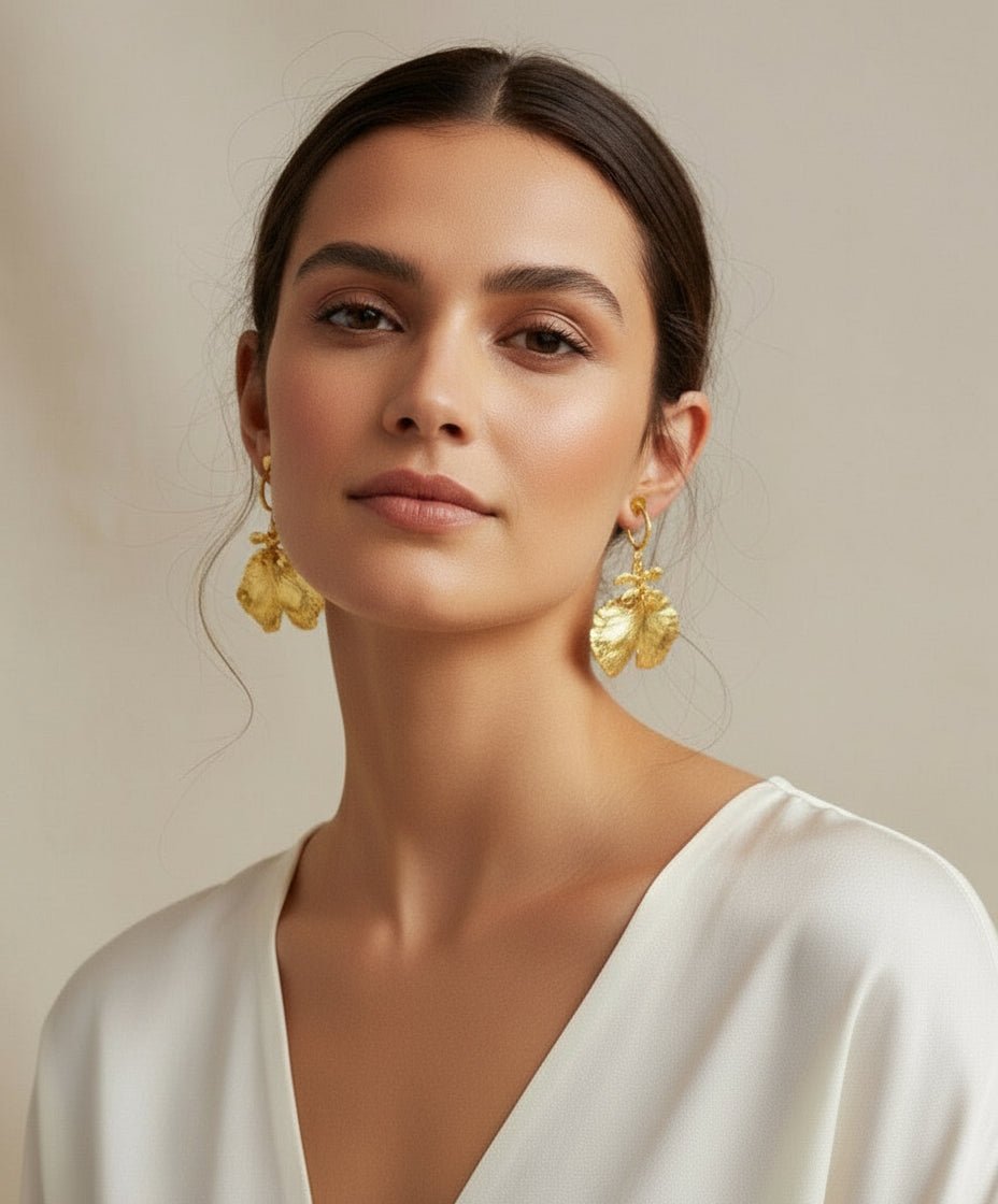 Aretes Candonga Orquidea Dama Danzante Esmeralda - Joyería Botánica | Liz de la Cruz