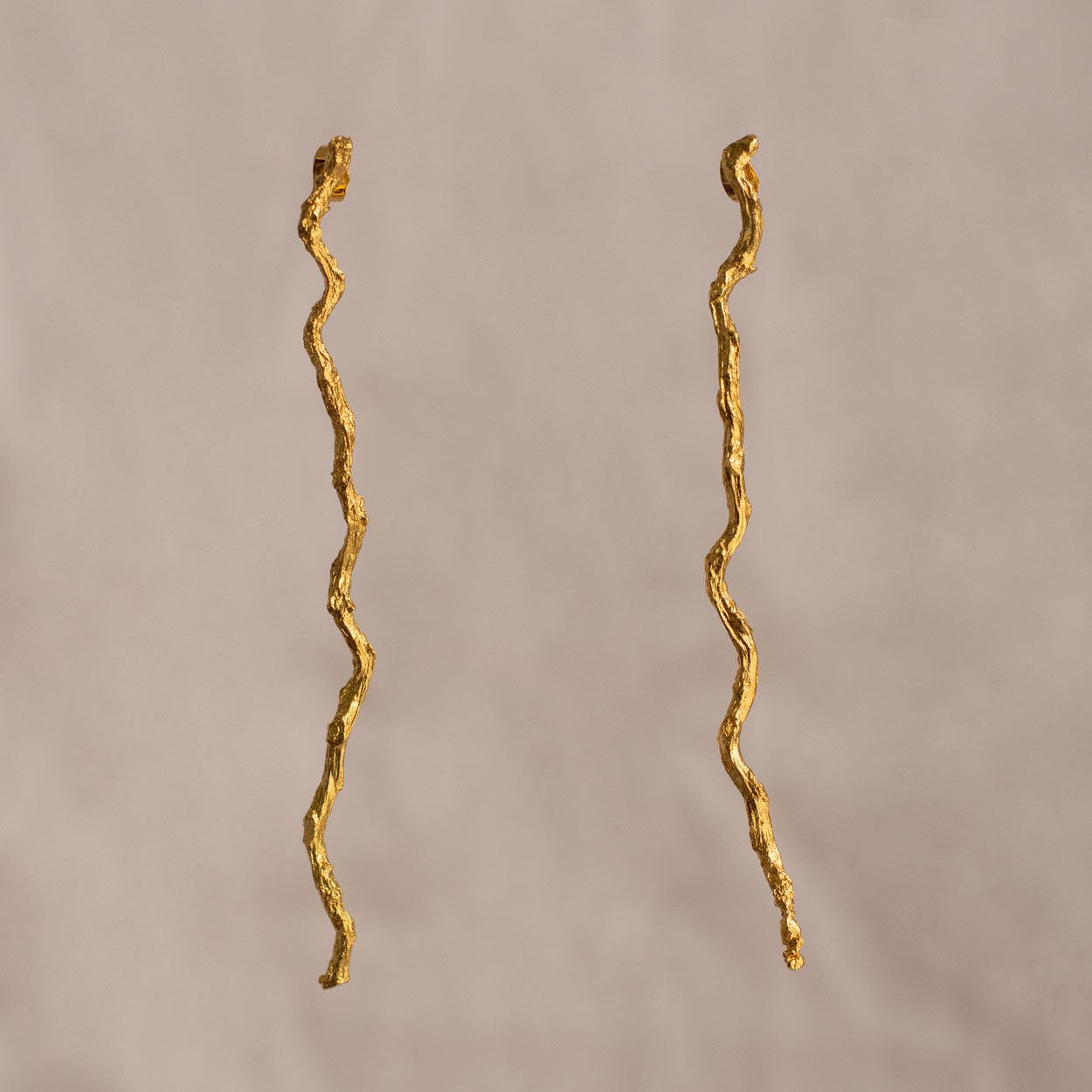 Aretes Large Ramita Palma Coco - Joyería Botánica | Liz de la Cruz