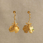 Aretes Largos Orquidea Dama Danzante Esmeralda - Joyería Botánica | Liz de la Cruz