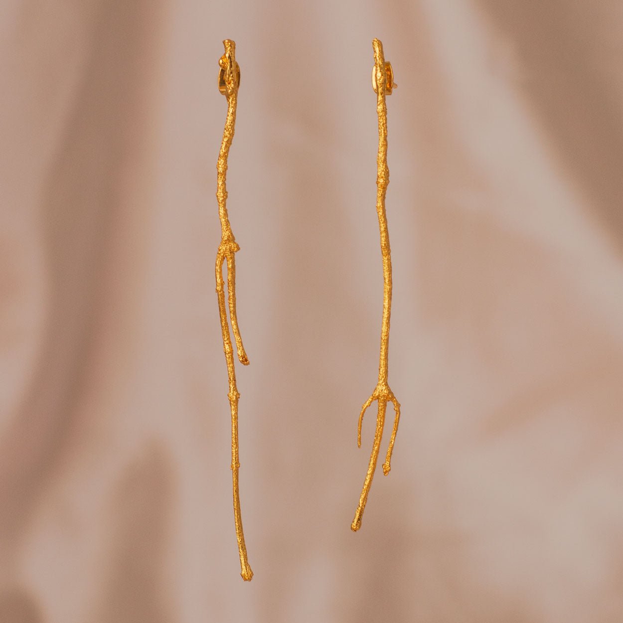 Aretes Largos Rama Pino - Joyería Botánica | Liz de la Cruz