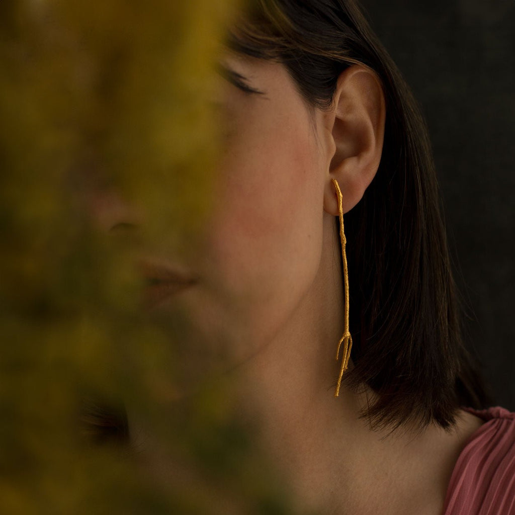 Aretes Largos Rama Pino - Joyería Botánica | Liz de la Cruz