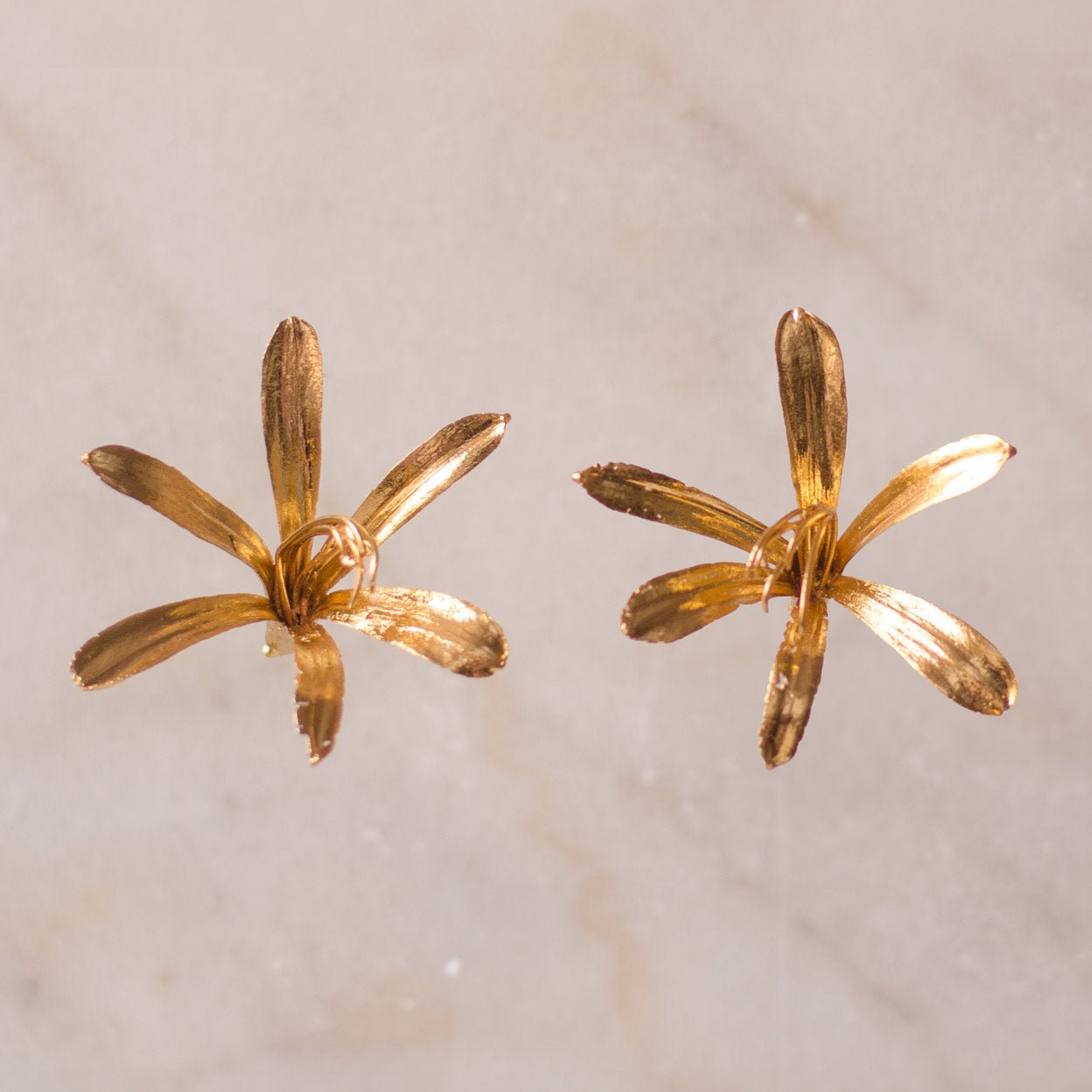 Aretes Lirio Agapanto - Joyería Botánica | Liz de la Cruz
