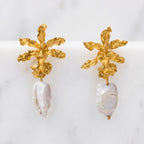 Aretes Orquidea Chocolate con Perla Barroca - Joyería Botánica | Liz de la Cruz