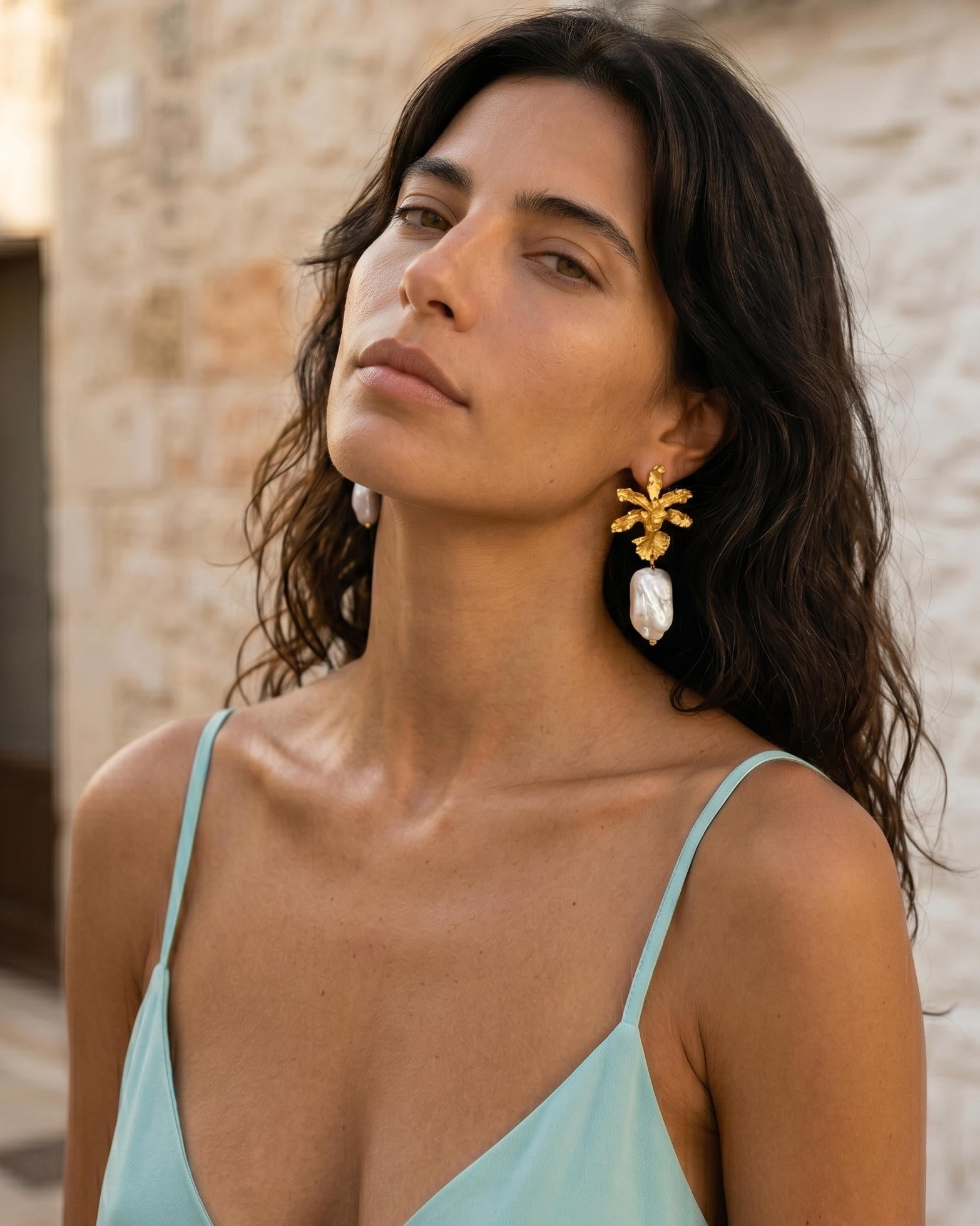 Aretes Orquidea Chocolate con Perla Barroca - Joyería Botánica | Liz de la Cruz