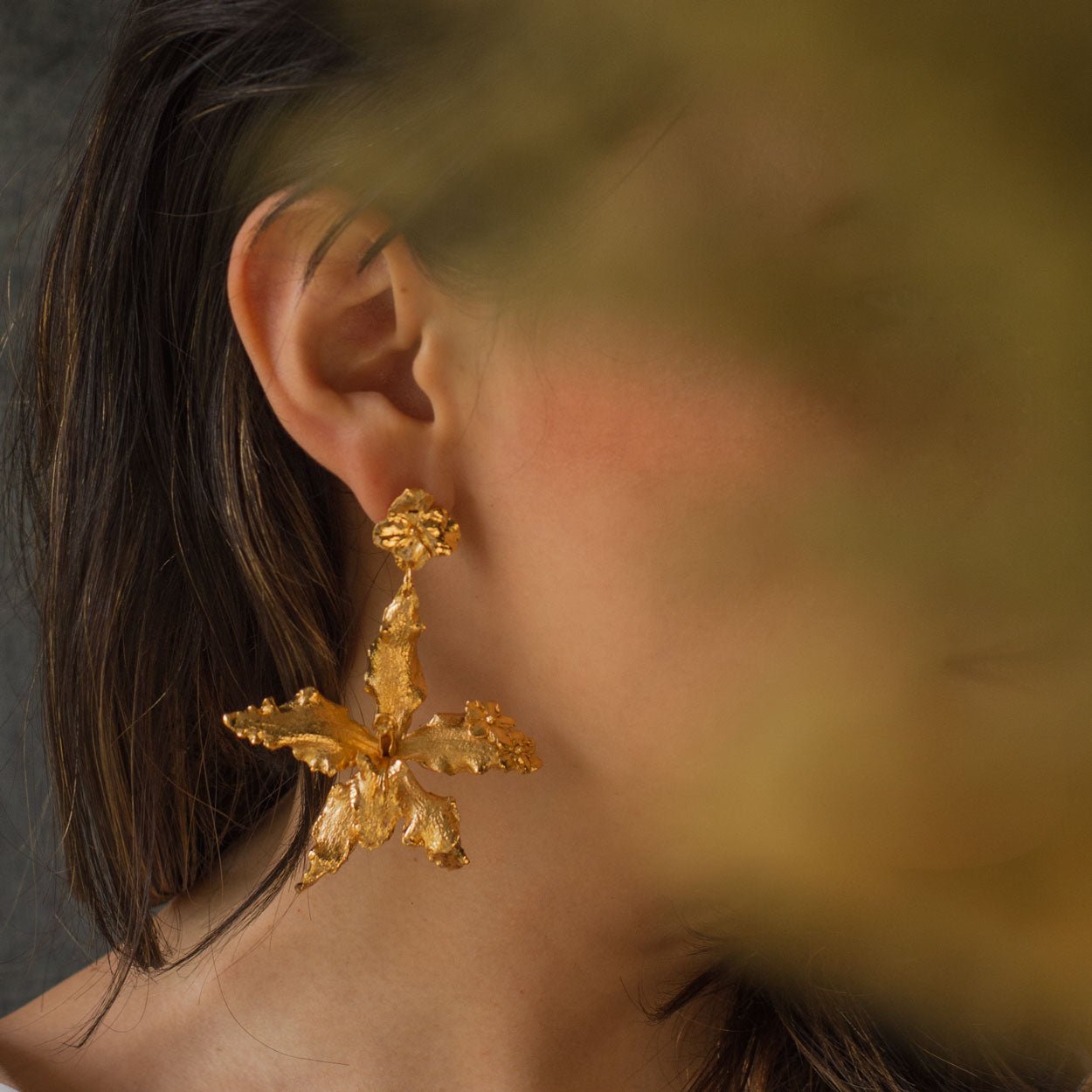 Aretes Orquidea Crispum & Hortensia - Joyería Botánica | Liz de la Cruz
