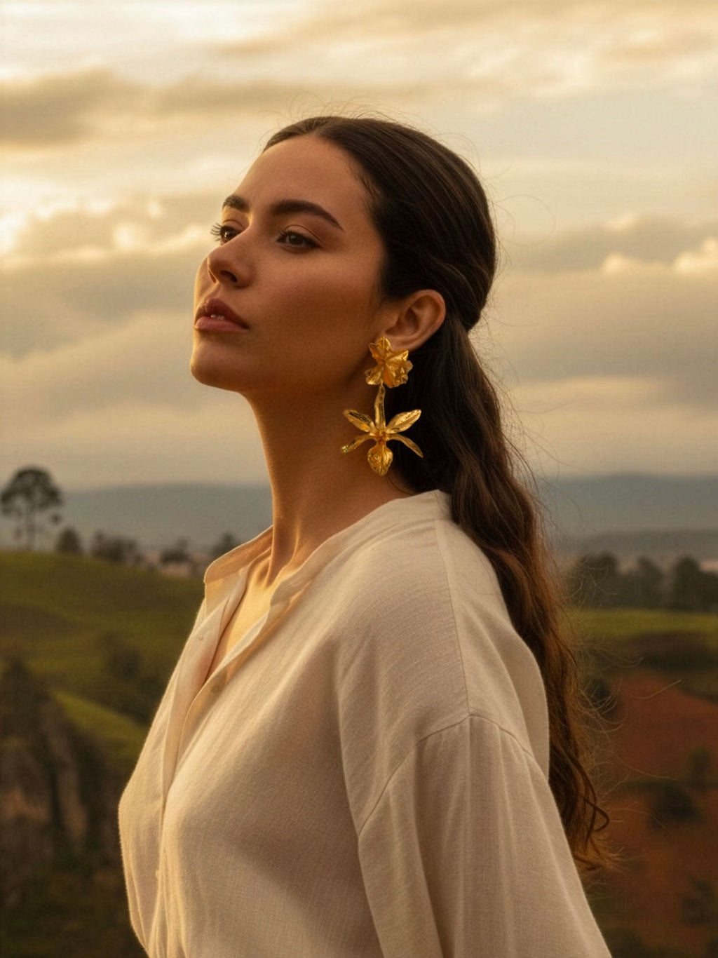 Aretes Orquidea Lluvia de Cereza Hoja Hiedra Esmeralda - Joyería Botánica | Liz de la Cruz