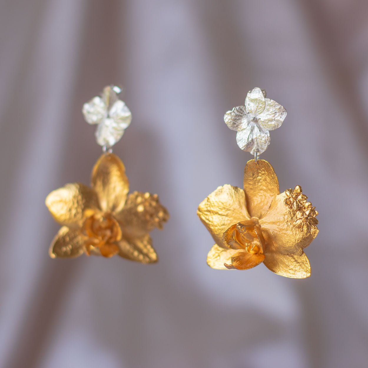 Aretes Orquidea Phalaenopsis & Hortensia - Joyería Botánica | Liz de la Cruz