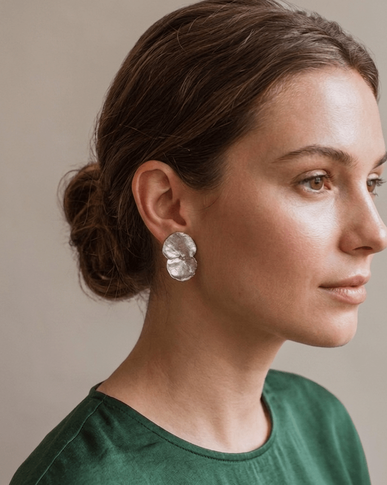 Aretes Topo Eucalipto Plata Ecológica - Joyería Botánica | Liz de la Cruz