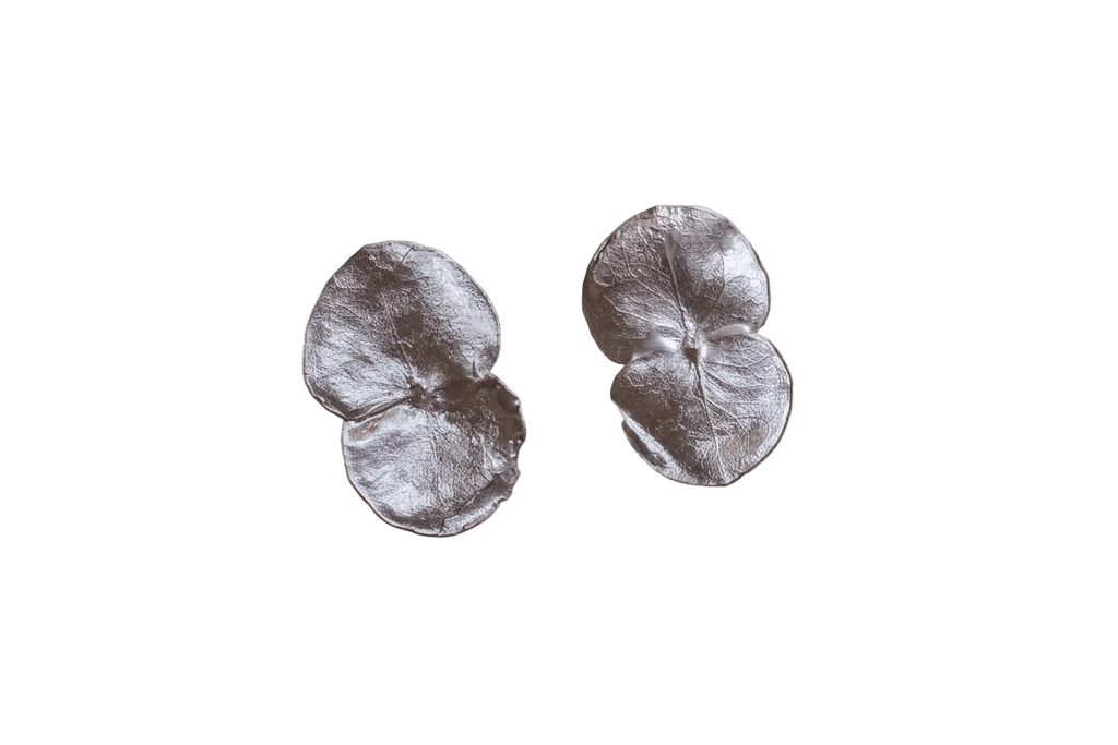 Aretes Topo Eucalipto Plata Ecológica - Joyería Botánica | Liz de la Cruz