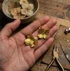 Aretes Topo Flor Hortensia - Joyería Botánica | Liz de la Cruz