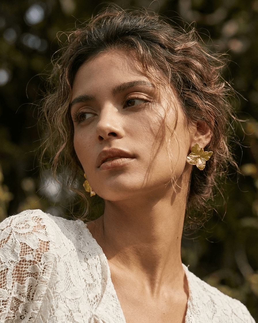 Aretes Topo Flor Hortensia - Joyería Botánica | Liz de la Cruz