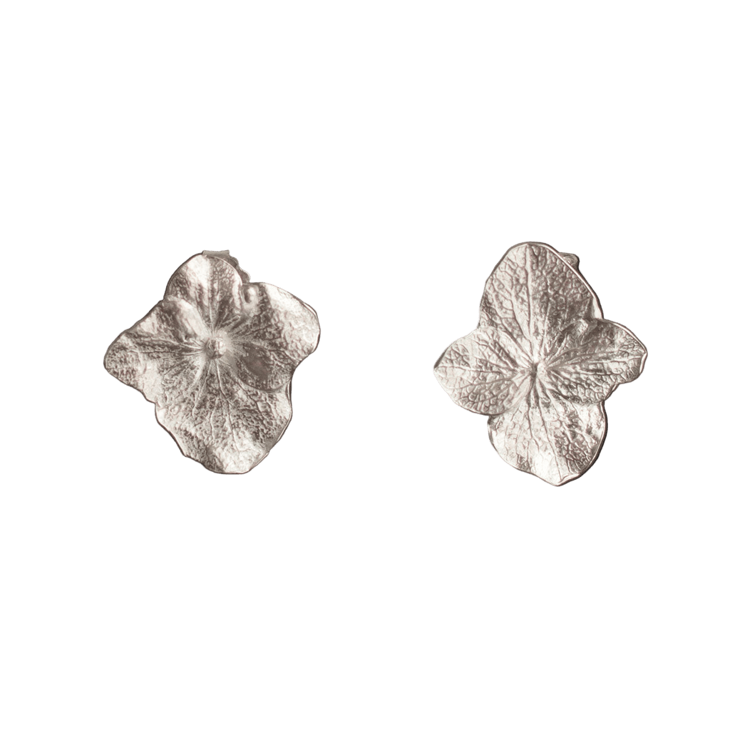 Aretes Topo Hortensia Plata Ecológica - Joyería Botánica | Liz de la Cruz