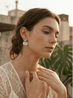 Aretes Topo Orquídea Dama Danzante Plata Ecológica - Joyería Botánica | Liz de la Cruz