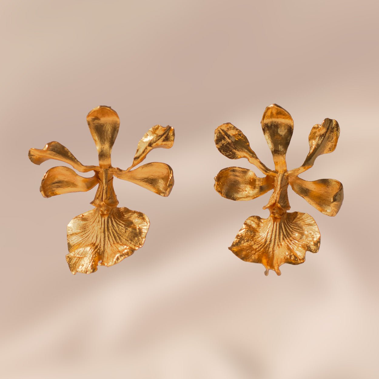 Aretes Topo Orquidea Encyclia Cordigera - Joyería Botánica | Liz de la Cruz