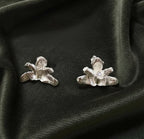 Aretes Topo Orquidea Maxilaria Plata Eco con Baño en Oro 24k - Joyería Botánica | Liz de la Cruz