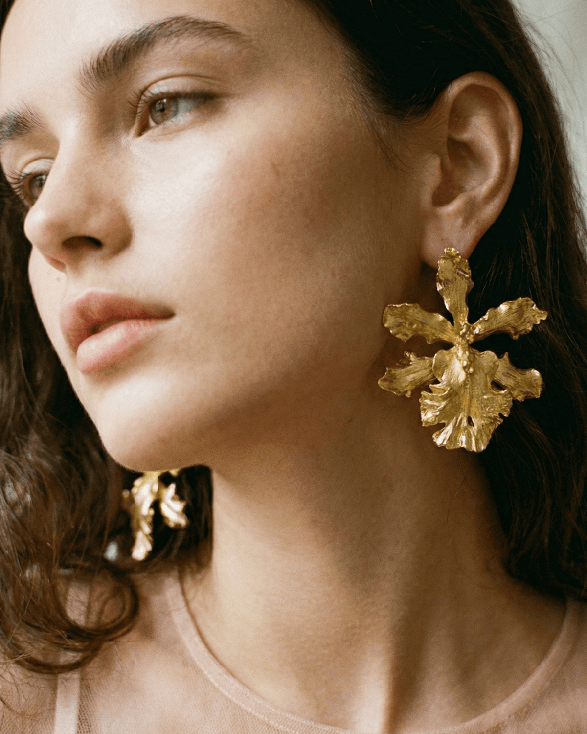 Aretes Topo Orquidea Odontoglossum Exótica - Joyería Botánica | Liz de la Cruz