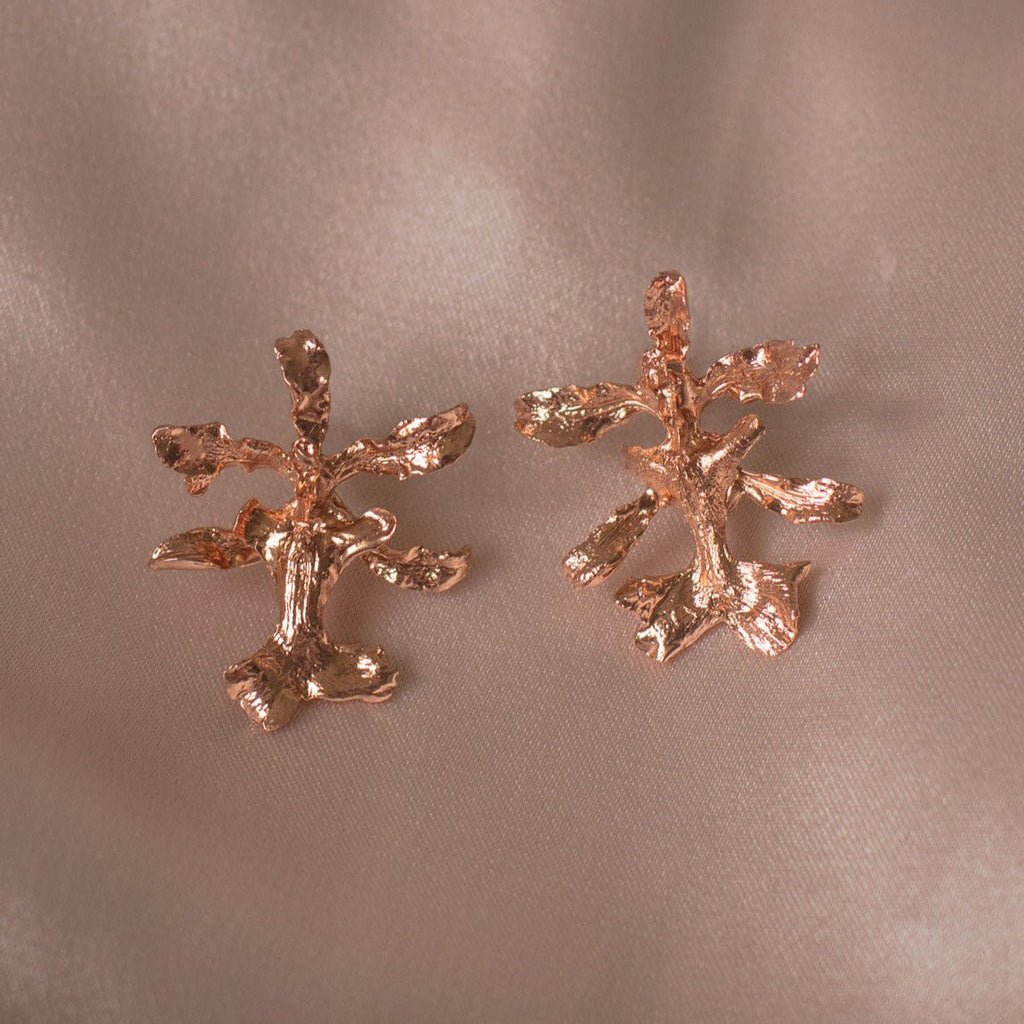 Aretes Topo Orquidea Oncidium - Joyería Botánica | Liz de la Cruz