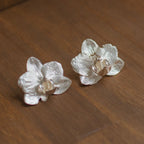 Aretes Topo Orquidea Phalaenopsis Baby Plata Eco - Joyería Botánica | Liz de la Cruz