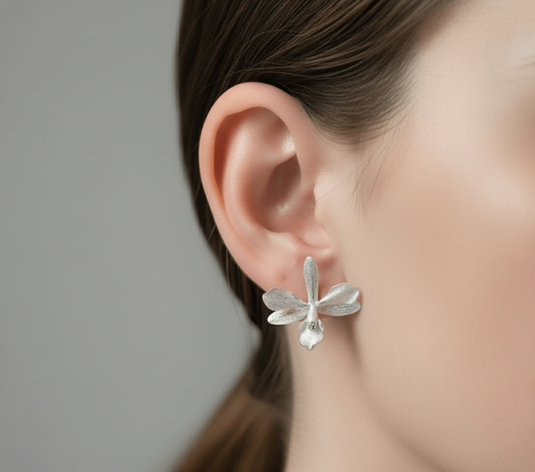 Aretes Topo Orquidea Prosthechea Sceptra Plata - Joyería Botánica | Liz de la Cruz