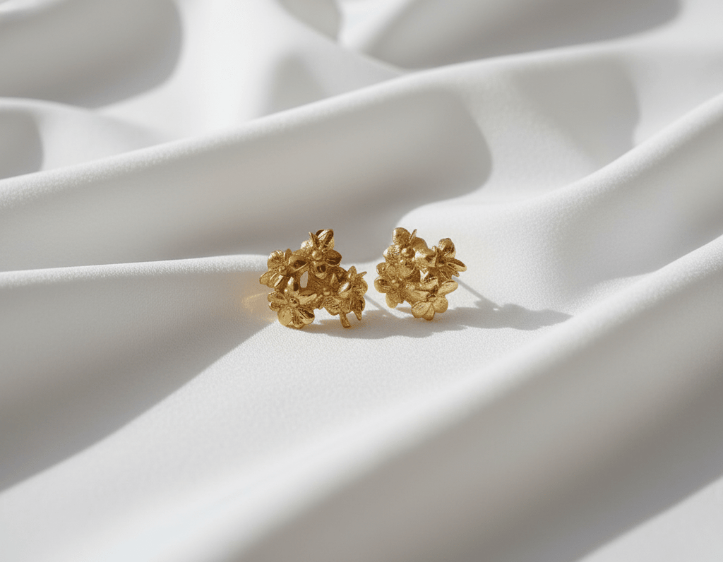 Aretes Topo Ramita Mini Flor Sauco Mediano - Joyería Botánica | Liz de la Cruz