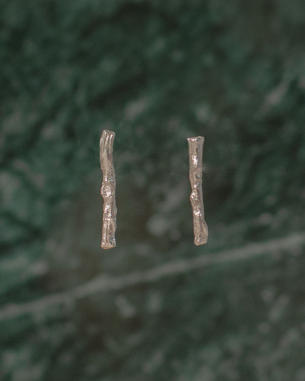 Aretes Topo Ramita Palma Plata Eco - Joyería Botánica | Liz de la Cruz