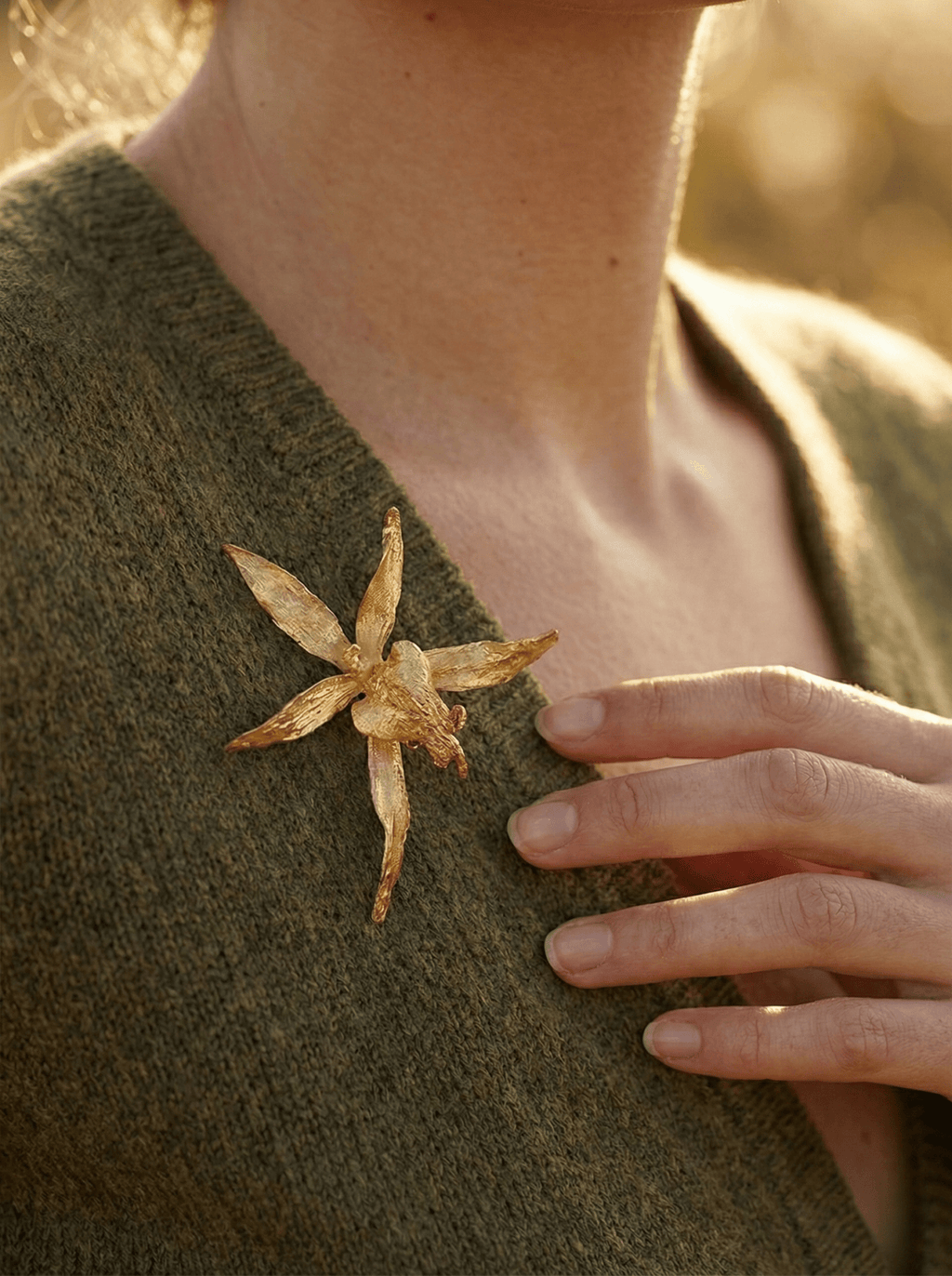 Broche Orquidea Brassia - Joyería Botánica | Liz de la Cruz