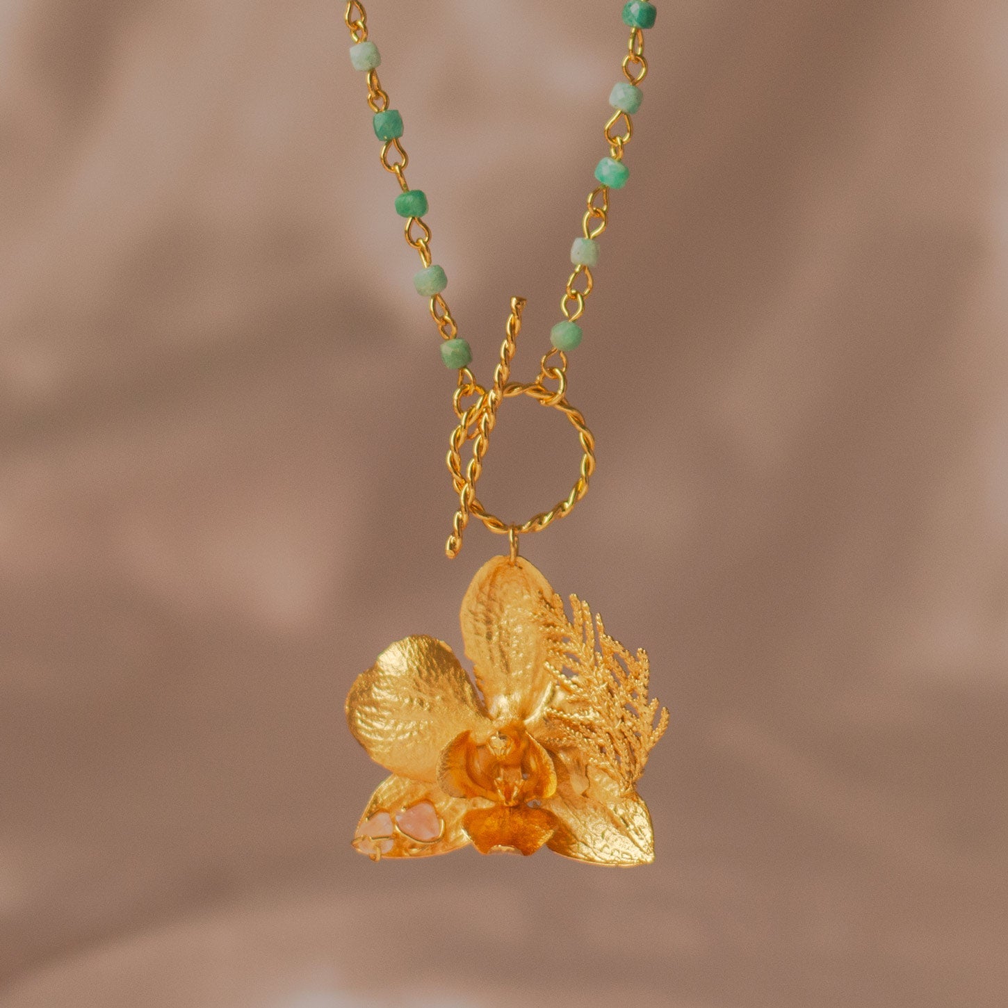 Collar Aguamarina Orquidea Phalaenopsis - Joyería Botánica | Liz de la Cruz