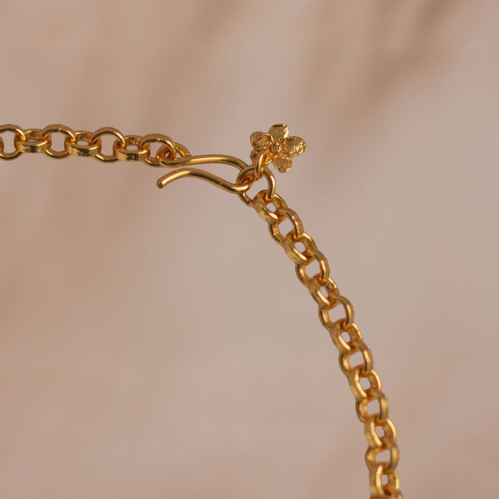 Collar Choker Tres Orquideas Chocolate y Esmeralda - Joyería Botánica | Liz de la Cruz