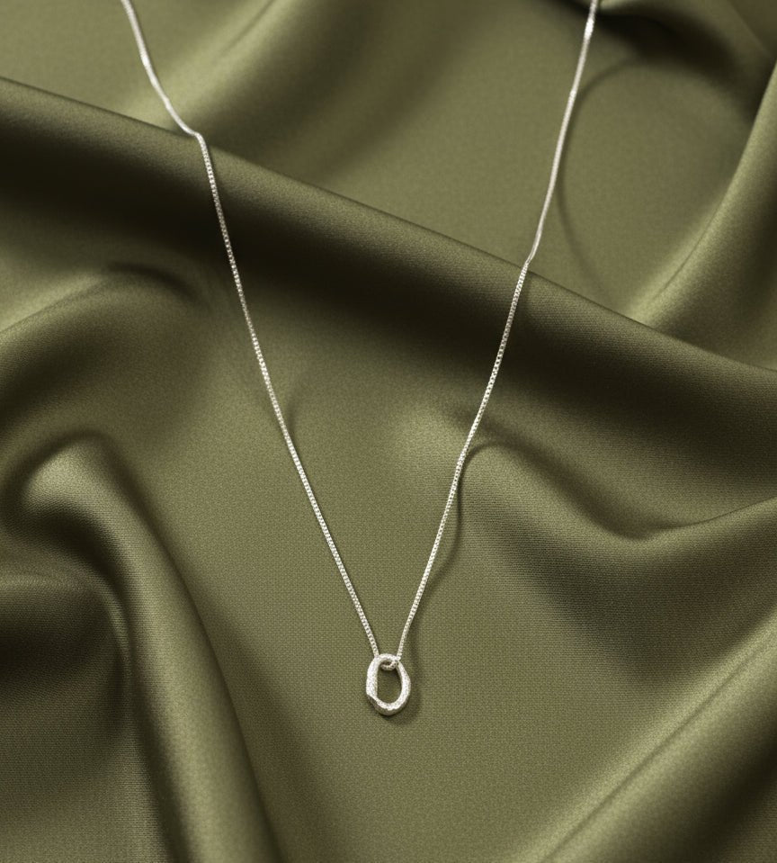 Collar Gargantilla Aro Mini Ramita Palma Plata - Joyería Botánica | Liz de la Cruz