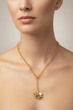 Collar Orquidea Dendrobium - Joyería Botánica | Liz de la Cruz