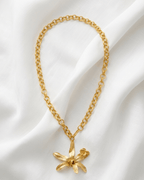 Collar Orquidea Lluvia de Cereza - Joyería Botánica | Liz de la Cruz