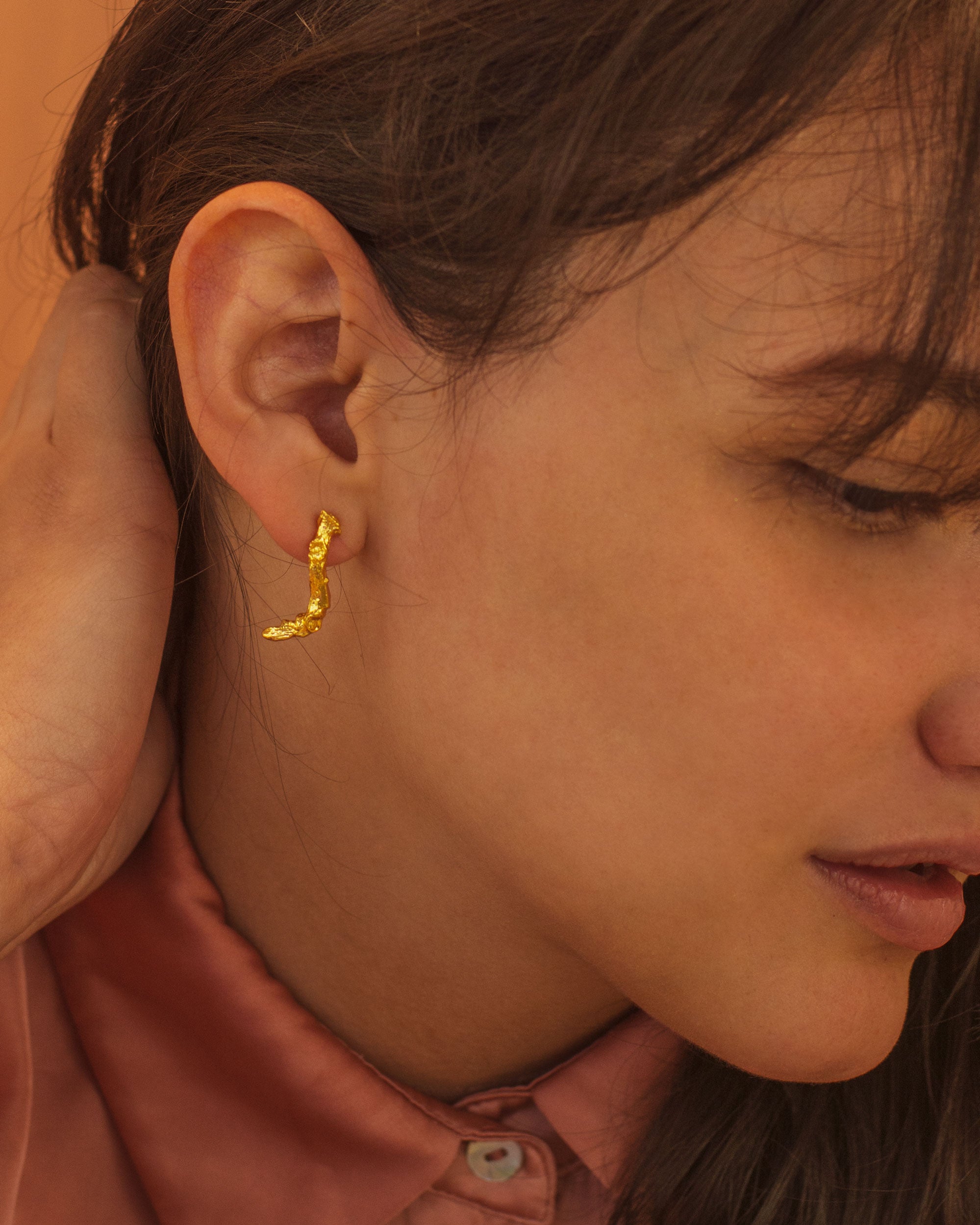 Aretes Topo Pequeños Ramita Palma Natural