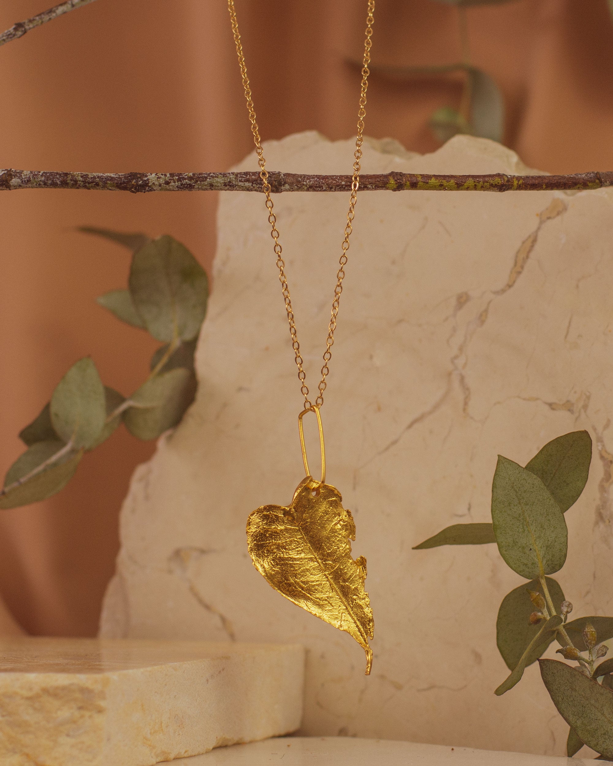Gargantilla Hoja Myrtus Corazon Inmortalizado
