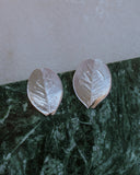 Aretes Topo Mini Hoja Plana Plata Ecológica