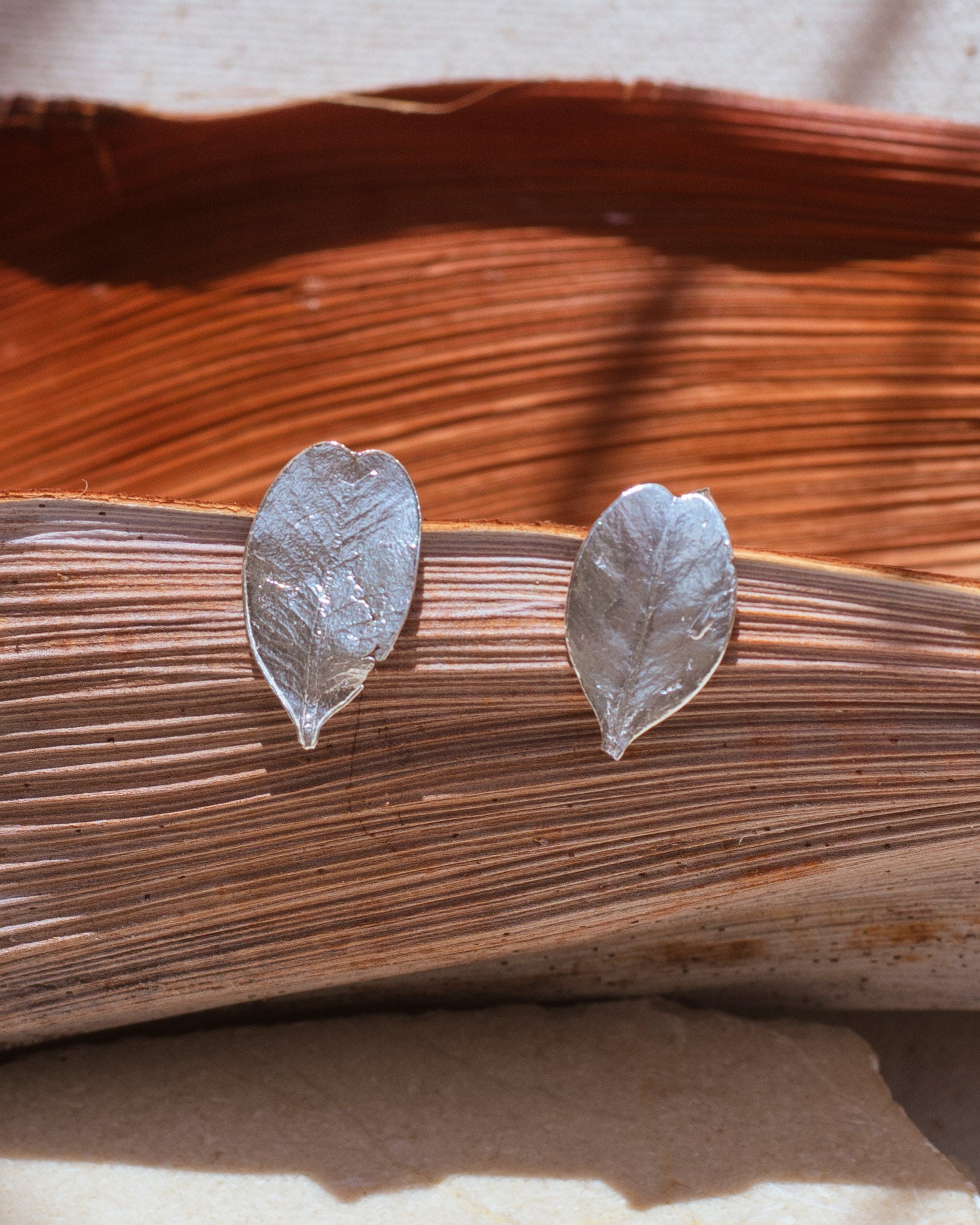 Aretes Topo Mini Hoja Plana Plata Ecológica