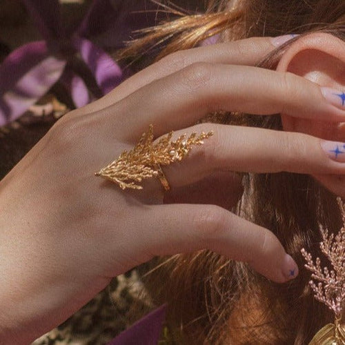 Anillo Hoja Pino Flor Sauco - Joyería Botánica | Liz de la Cruz